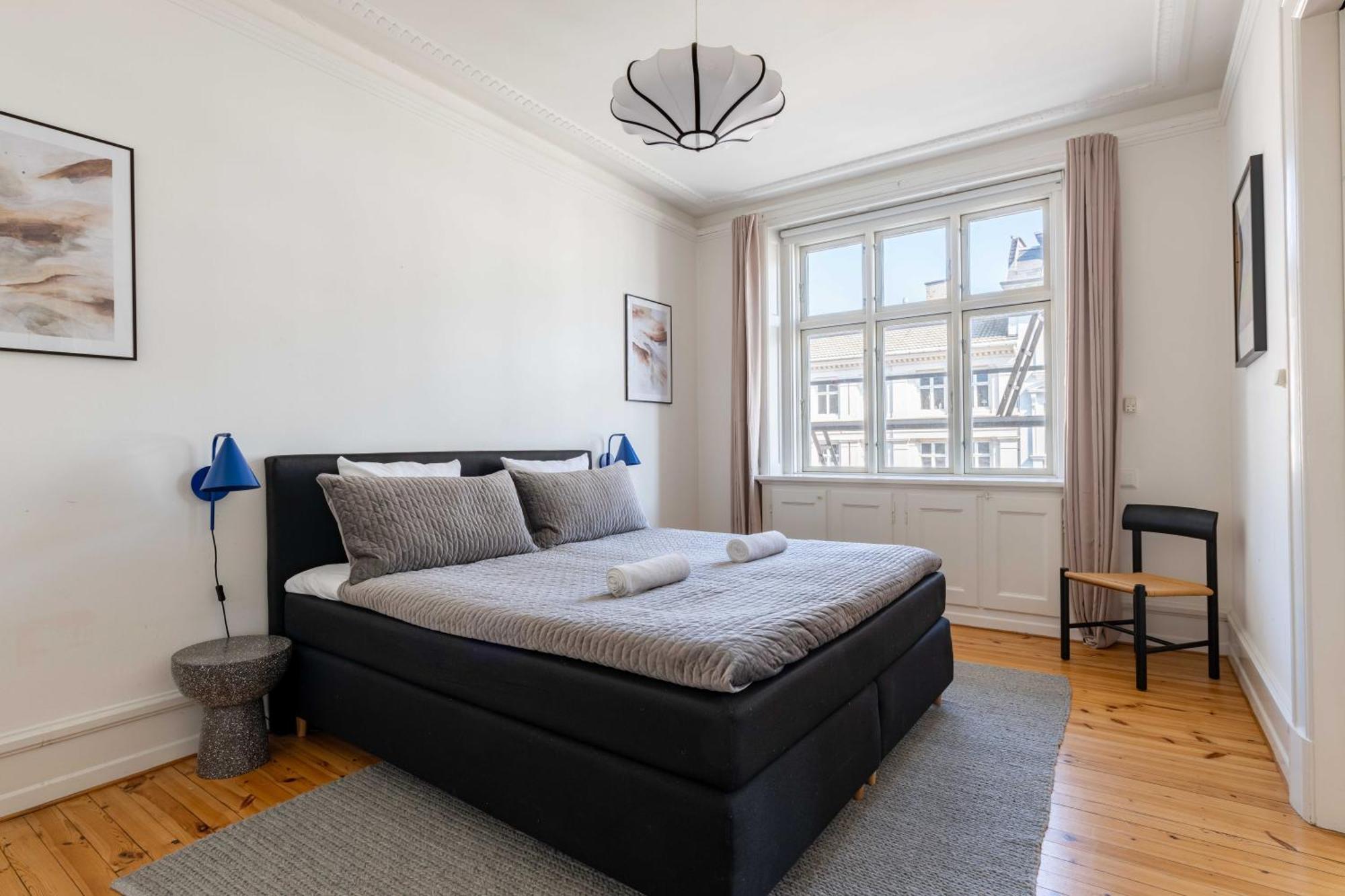 Apartment Spacious 3 Bedroom In Peaceful Area *